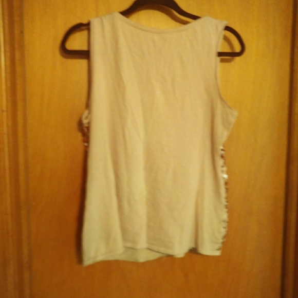 Top - Picture 2 of 3